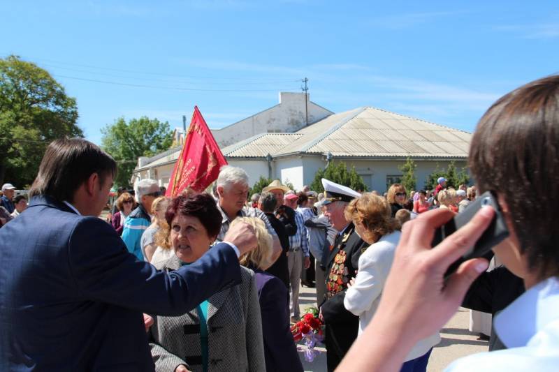 torzhestvennaya_chastj_prohozhdenie_lichnogo_sostava_garnizona_koncert_09_05_2016_47_web_47